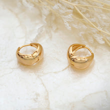 Load image into Gallery viewer, Gold Teardrop Hoop Earrings