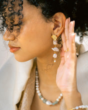 Load image into Gallery viewer, Eirene Mixed Pearls Earrings