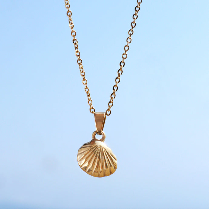 Classic Gold Cascara Shell Beach-Proof Necklace