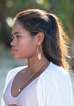 Load image into Gallery viewer, "Bianca" Baroque Pearl Necklace